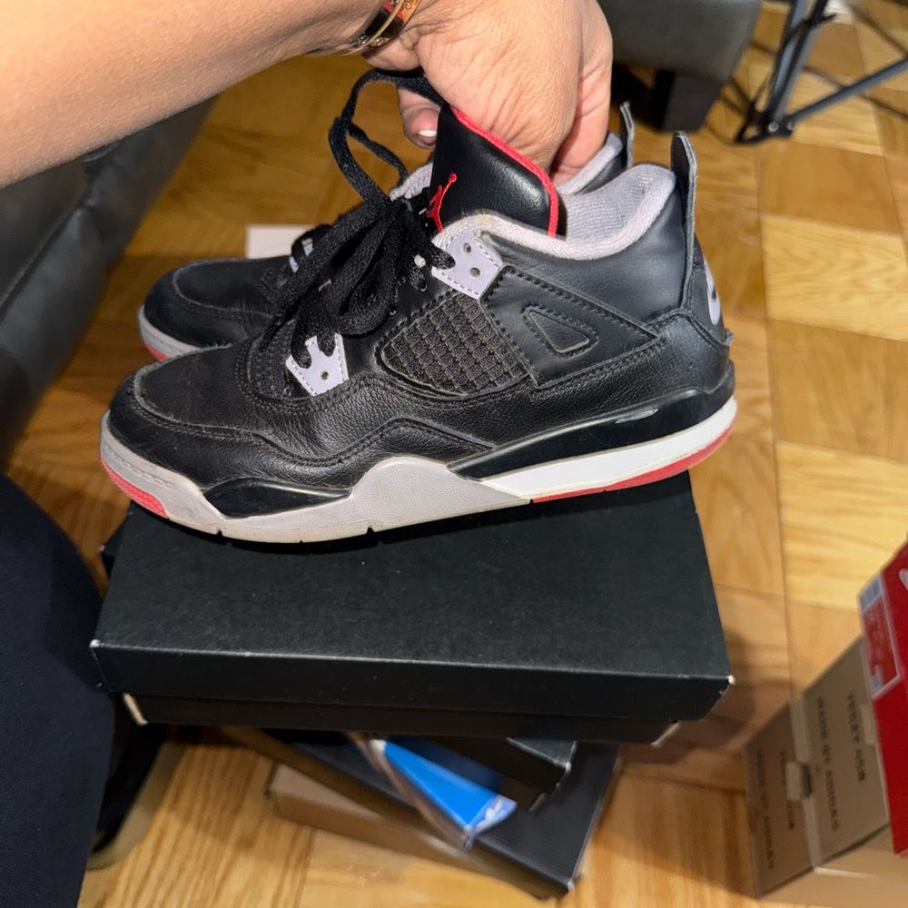 Jordan 4 Retro Black and Cement Grey with Fire Red big kids sz 3